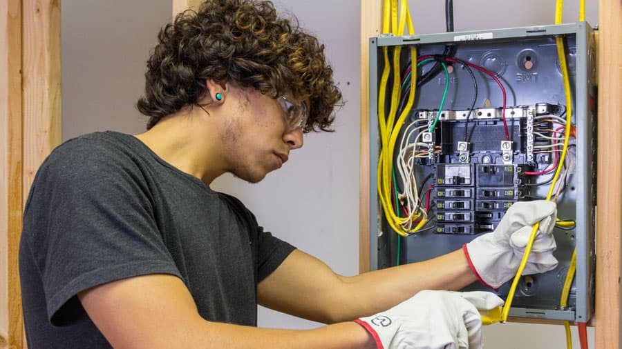 Elektro Notdienst in der Nähe: Verlässliche Hilfe, wenn Ihre Elektrik versagt