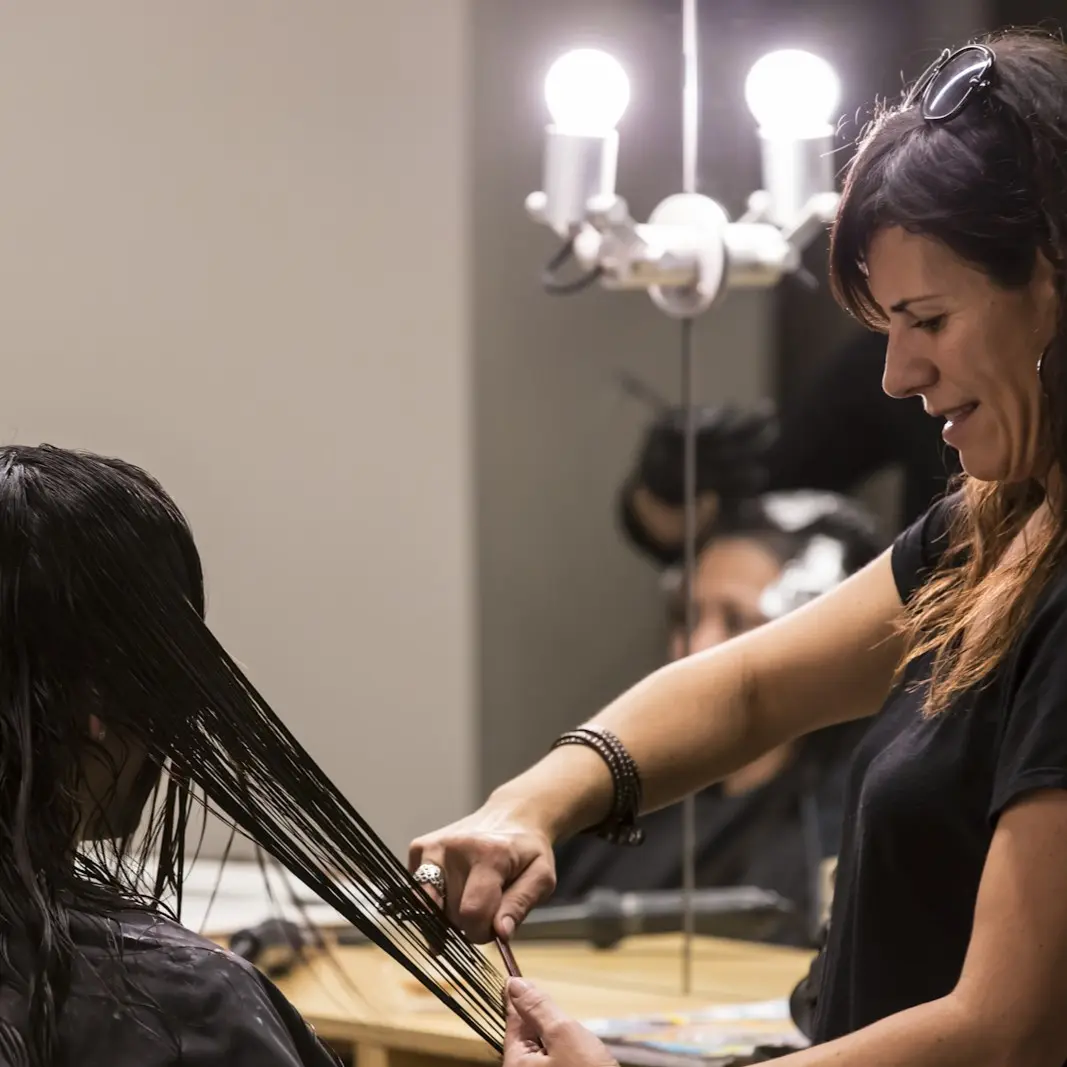 Vom Friseurstuhl bis zur Fußpflege Einrichtung: Alles für Ihren Salon aus einer Hand